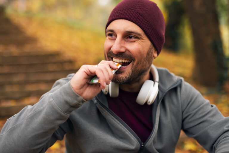Can I eat snacks without taking out my Invisalign?