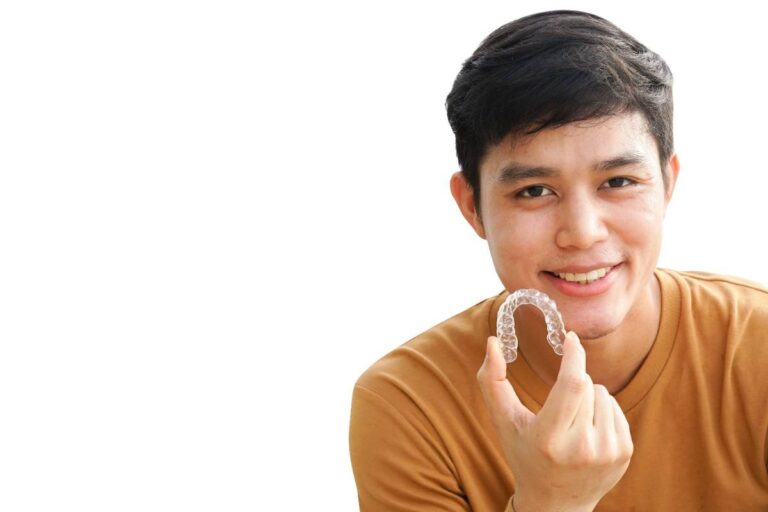 How to Keep Your Invisalign Aligners Clean: Do You Really Need an Ultrasonic Cleaner?